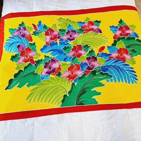 Chrysalis Tropical Sarong Wrap Handmade In Indonesia Red Floral 43x66 Inches - Picture 2 of 6